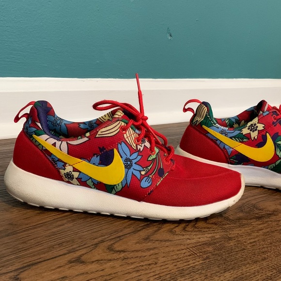 Nike Roshe Run - Floral Print - Picture 3 of 4